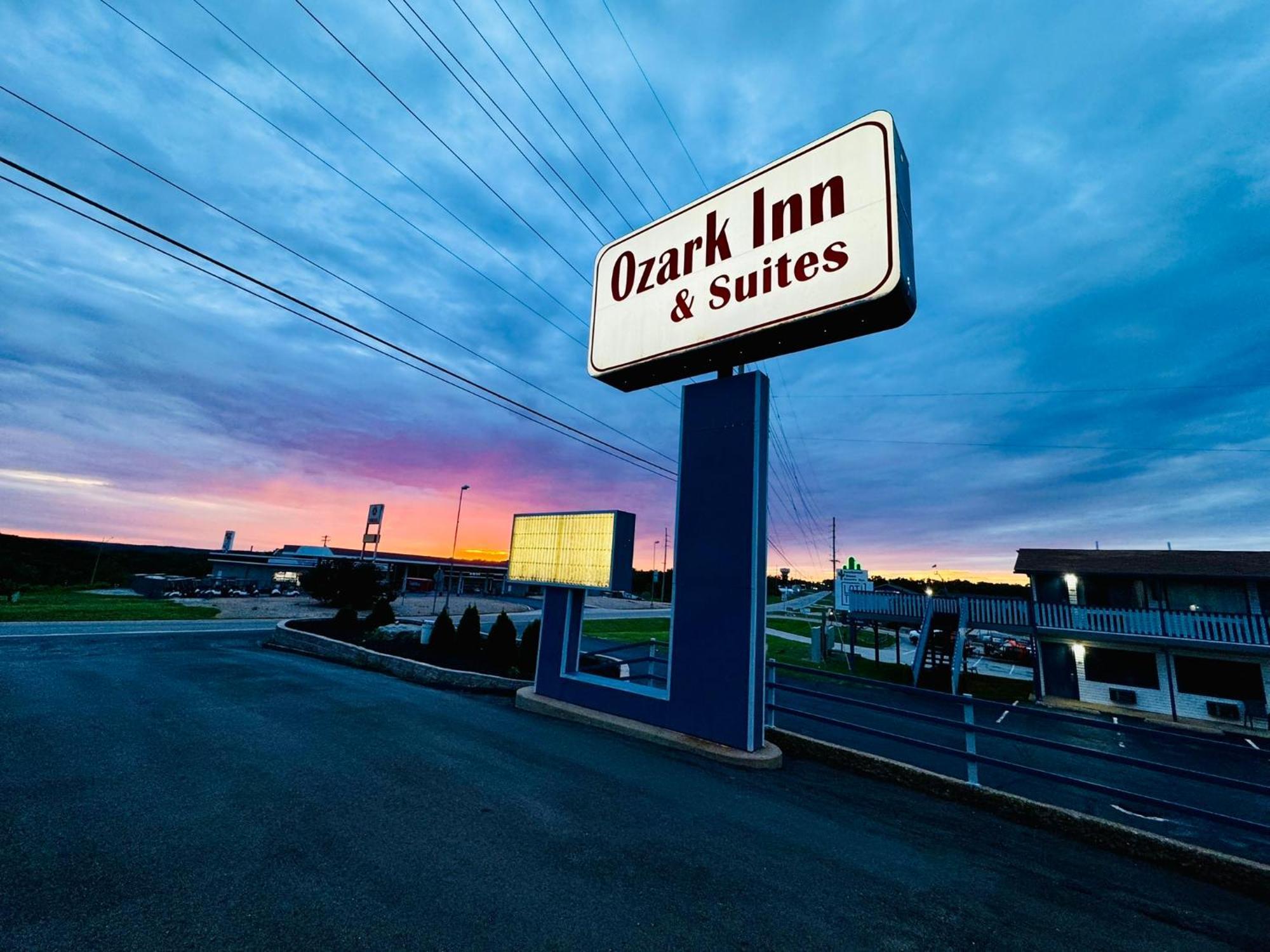 Ozark Inn And Suites โอเซจบีช ภายนอก รูปภาพ