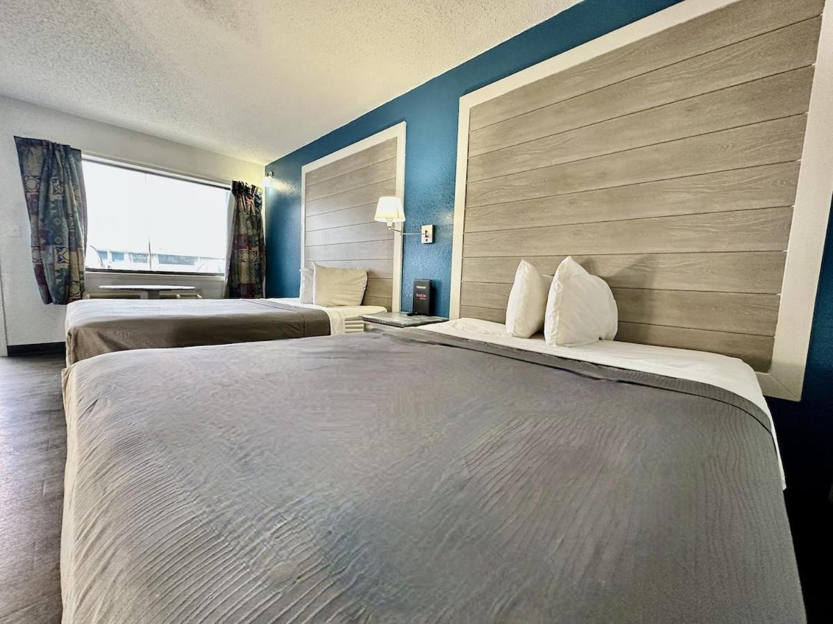 Ozark Inn And Suites โอเซจบีช ภายนอก รูปภาพ