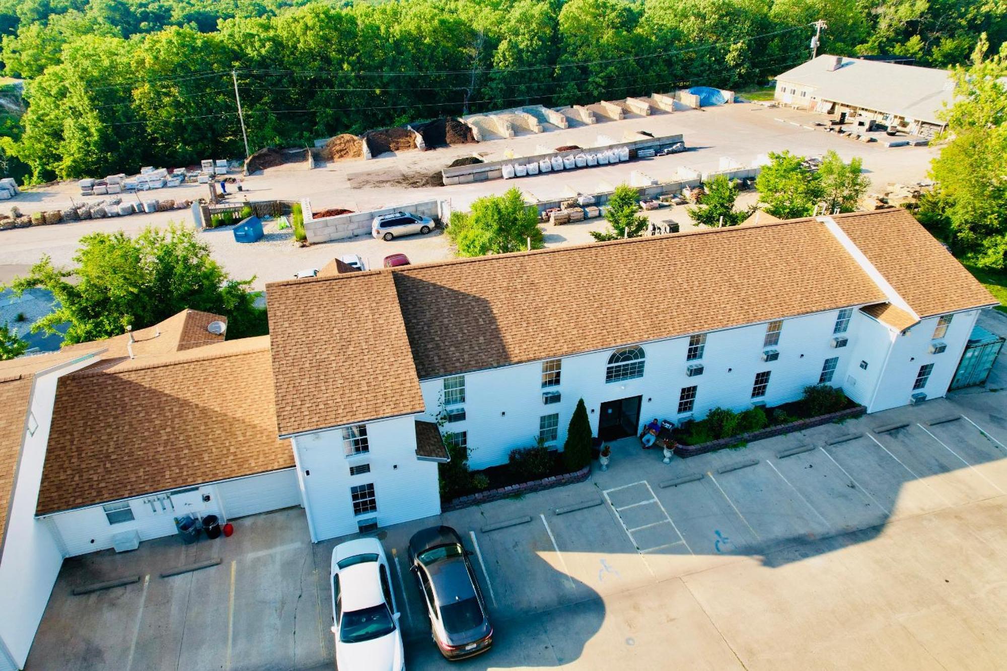 Ozark Inn And Suites โอเซจบีช ภายนอก รูปภาพ