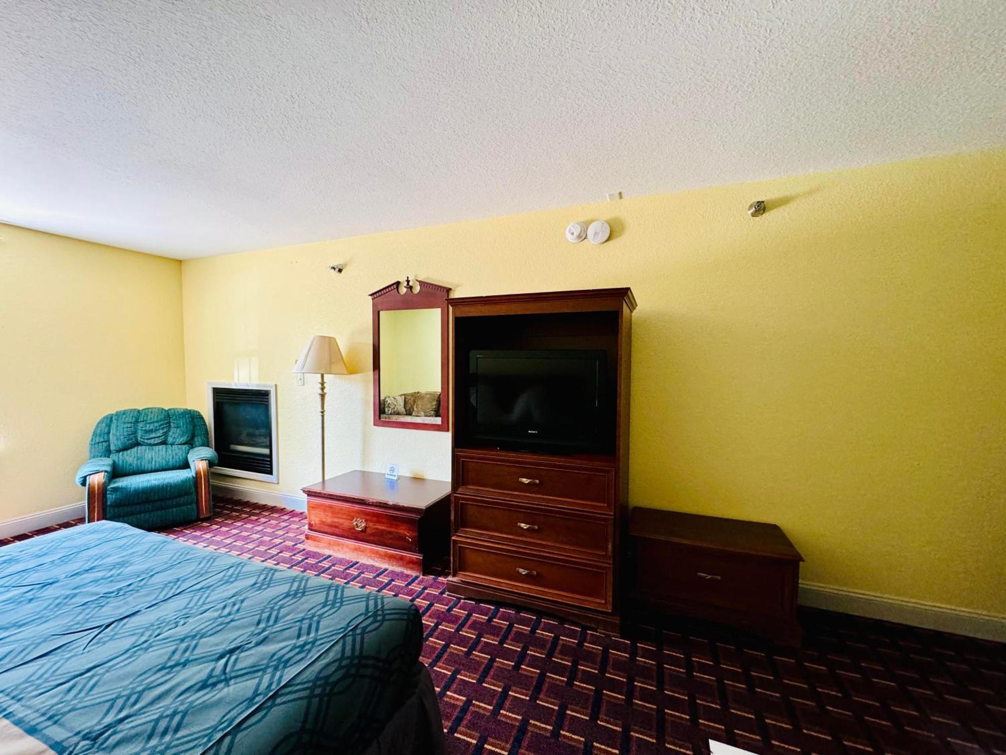 Ozark Inn And Suites โอเซจบีช ภายนอก รูปภาพ
