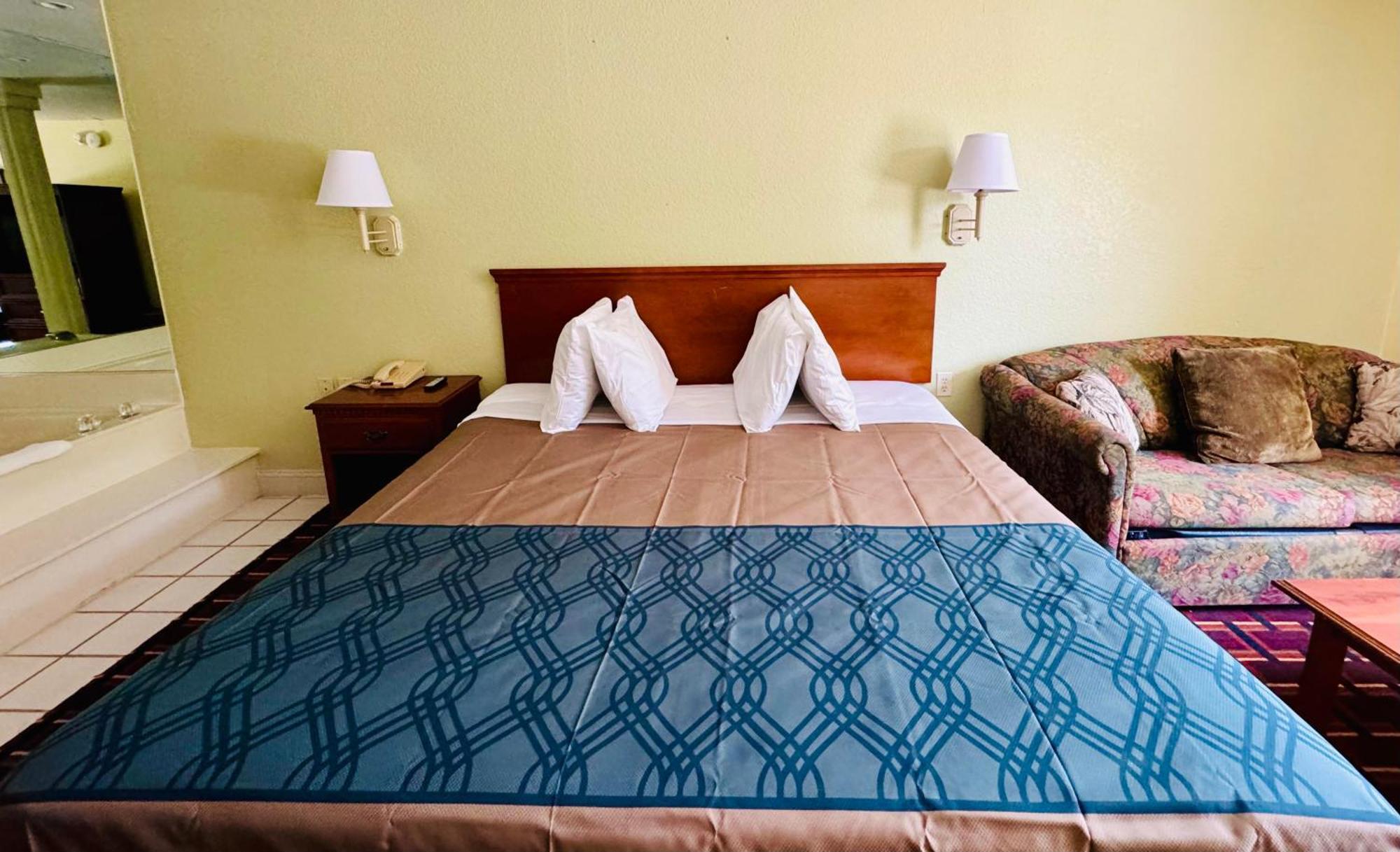 Ozark Inn And Suites โอเซจบีช ภายนอก รูปภาพ